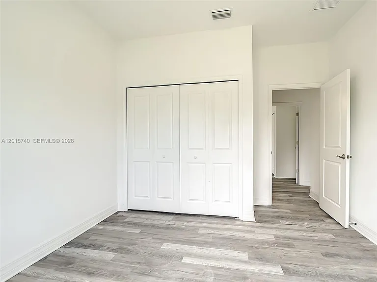 14210 Luxo Ave — Photo 12