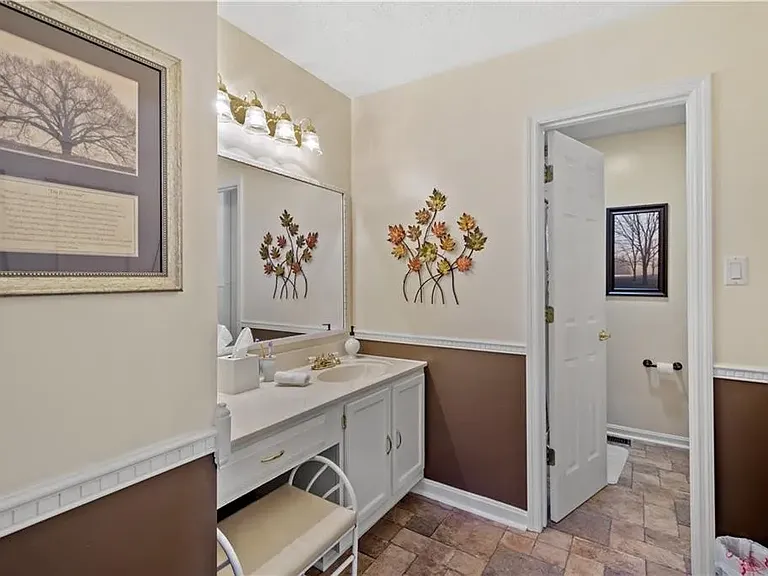 1462 Yorktowne Dr — Photo 10