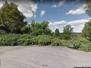913 Linden Dr, Jeannette, PA 15644