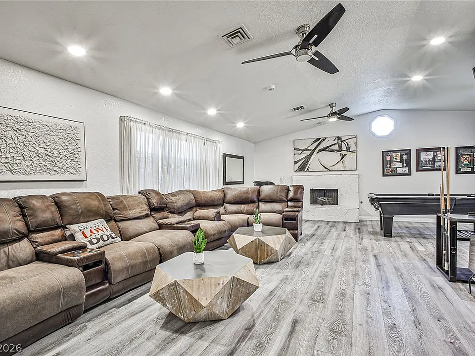 1505 Hialeah Dr