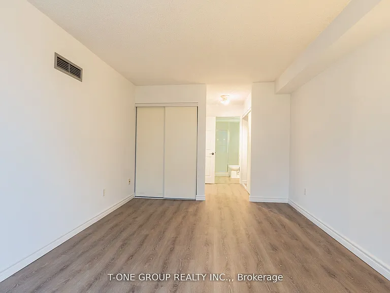 29 Pemberton Ave #605 — Photo 13