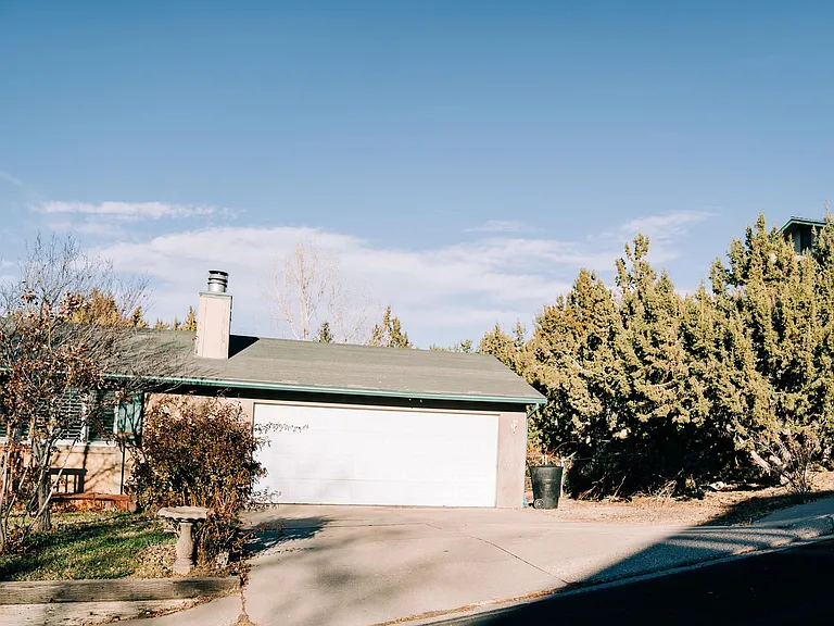 2170 W Meadow St — Photo 3