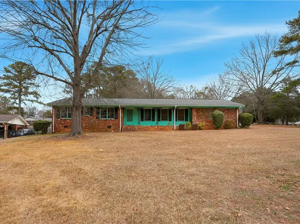 2935 Heather Dr, East Pt, GA 30344