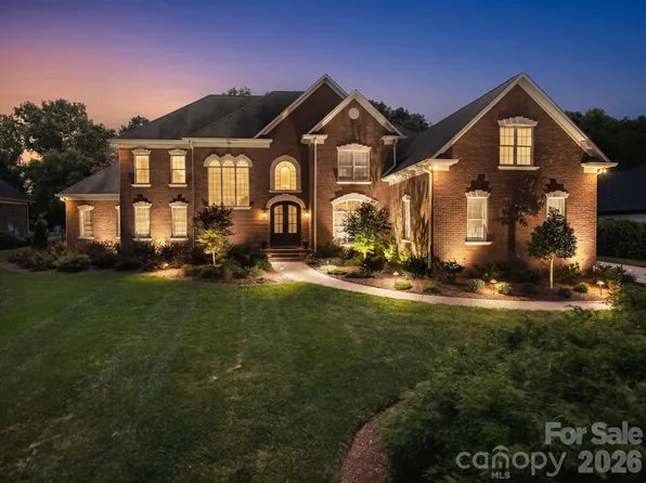 8801 Man Of War Dr, Waxhaw, NC 28173