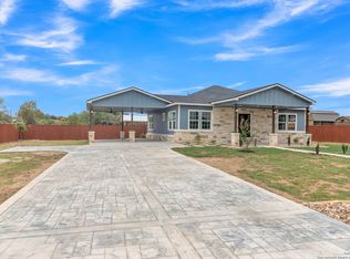 55 N Cedar Dr, Von Ormy, TX 78073