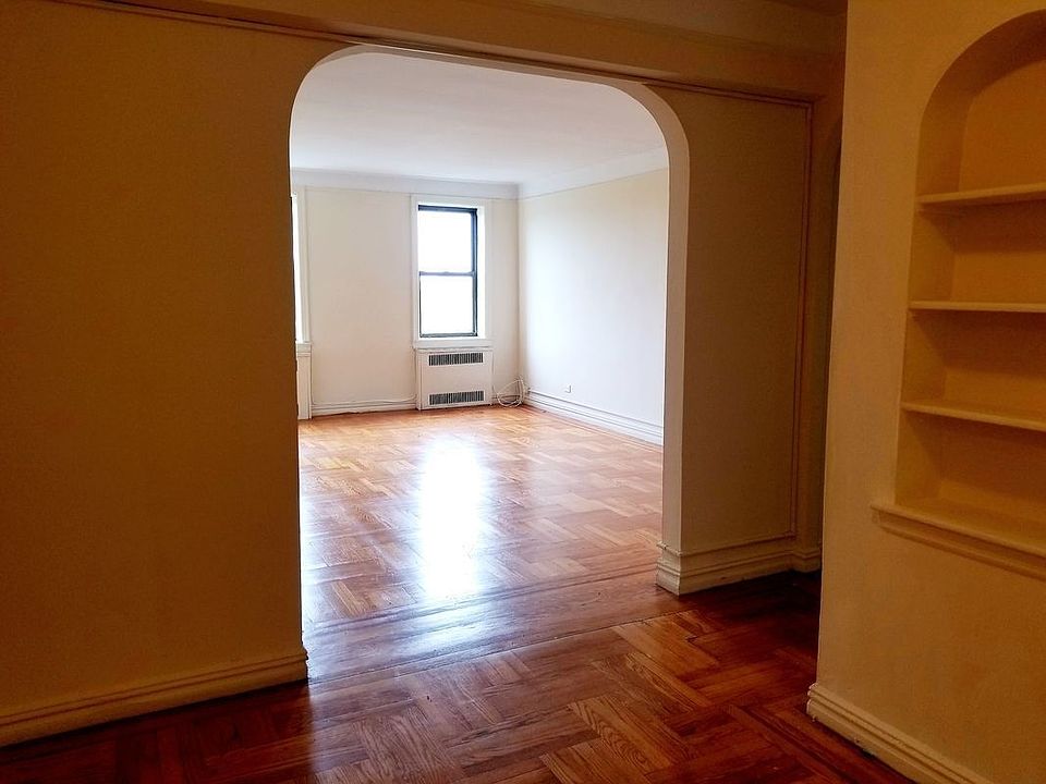 2nd image of 180 Lenox Rd APT 3K