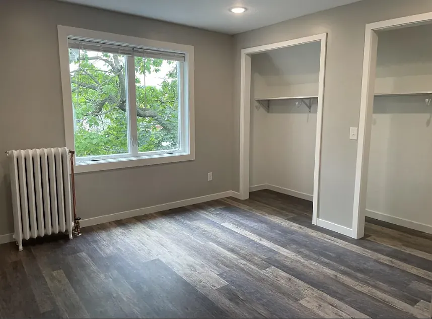 5 bed, 2500 sqft, $3,625 — Photo 2