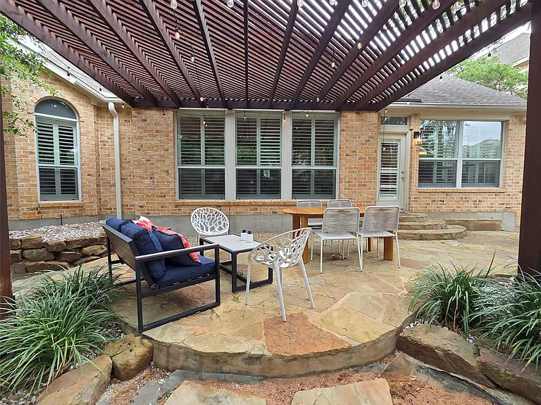 8208 Endeavor Cir — Photo 26