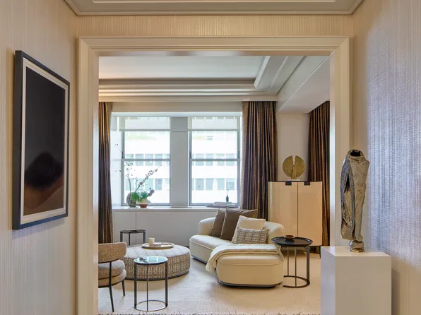 303 Park Avenue image 8 of 25