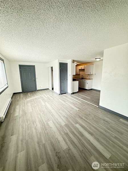 2nd image of 1011 Macfarlane