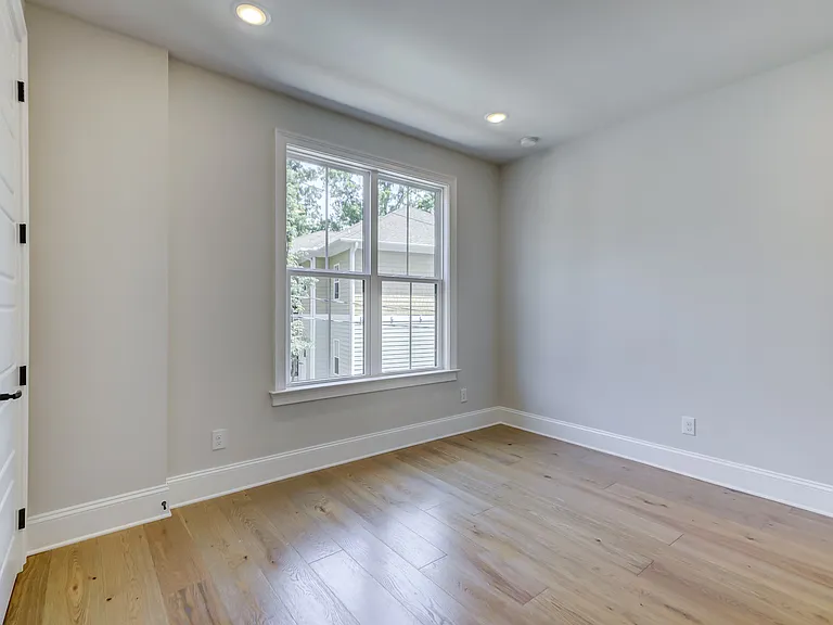 1107 Parkside Greenway Dr — Photo 31