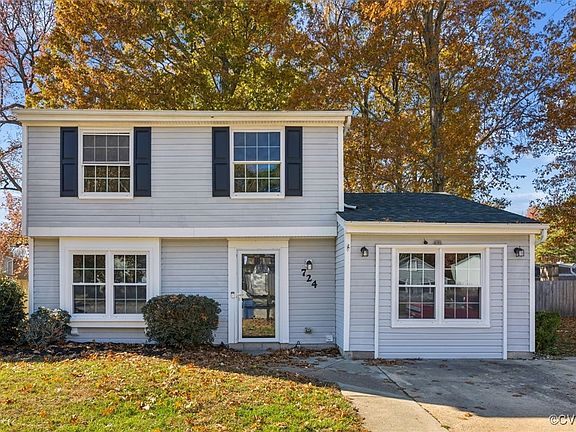 3rd image of 724 Chatsworth Dr