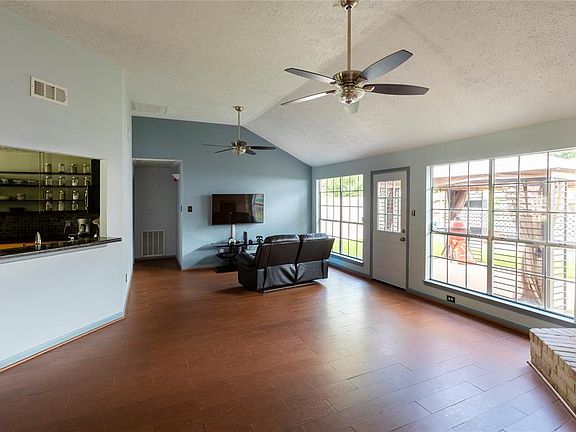 5th image of 15130 Ringfield Dr