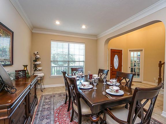 5th image of 635 Doscher Ln