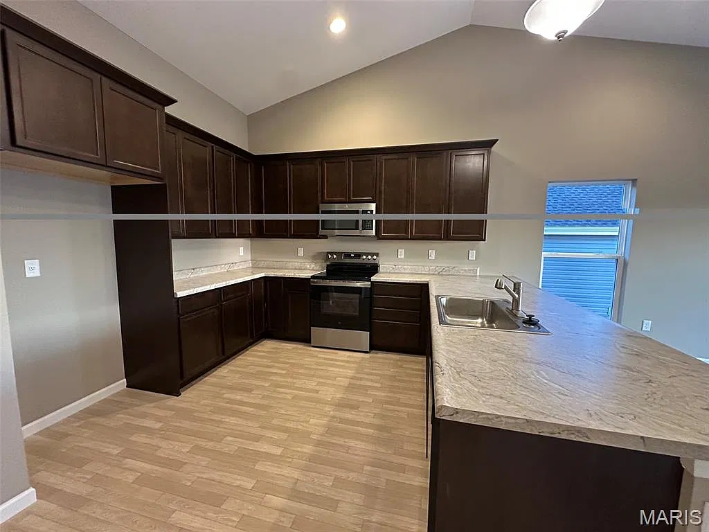 2 bed, 2.0 bath, 1214 sqft, $2,500 — Photo 3