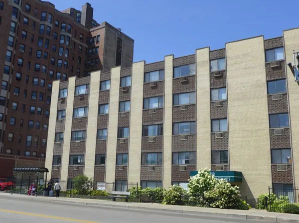 Foster Beach Apartments