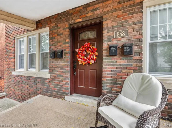 858 Nottingham Rd, Grosse Pointe Park, MI 48230