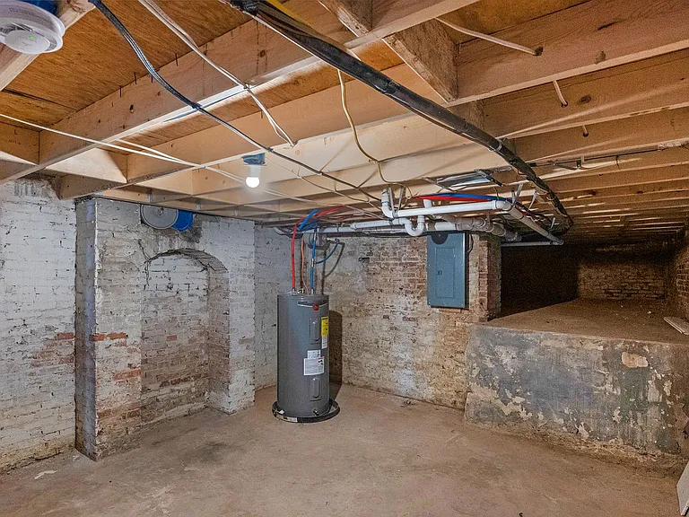 2412 Francis St — Photo 18