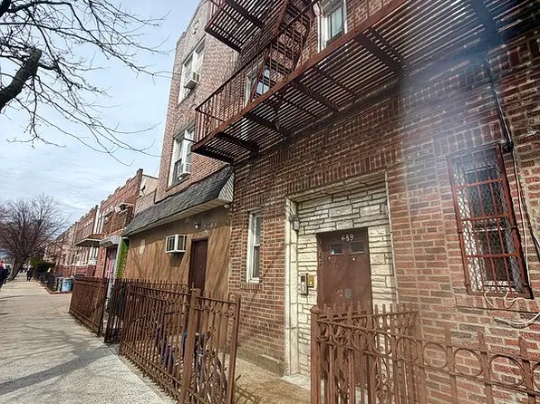6524 17th Ave #1, Brooklyn, NY 11204