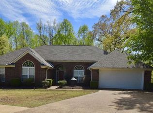 58 Bent Creek Ln, Jackson, TN 38305