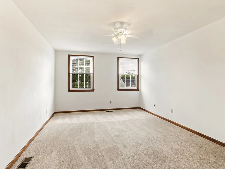 868 Avatar Dr — Photo 23