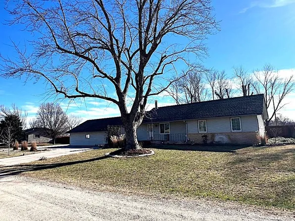 621 W 38th St N, Wichita, KS 67204