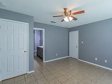5835 Midcrown Dr — Photo 5