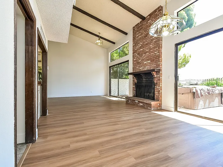 2413 Plaza Del Grande — Photo 6