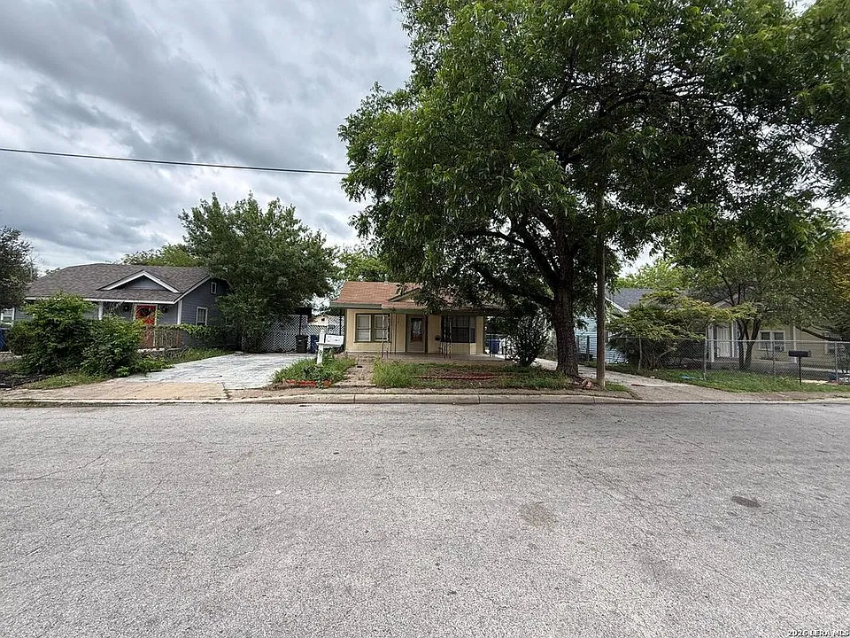 122 Tipton Ave