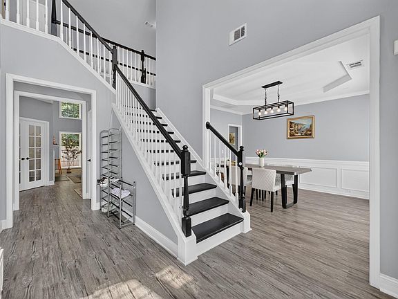 3rd image of 513 Adeline Ct