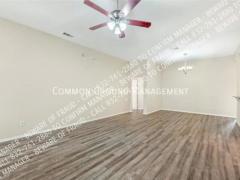 1118 Grace Dr — Photo 9
