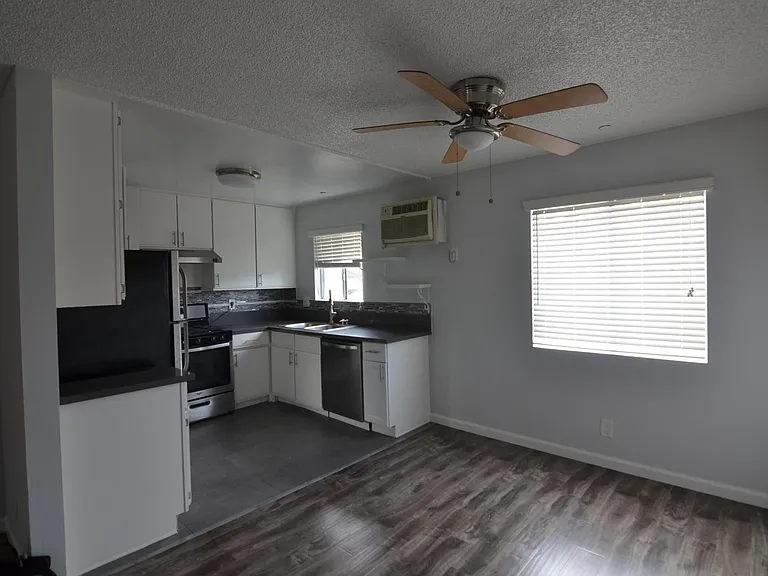 3243 Portola Ave #3 — Photo 9