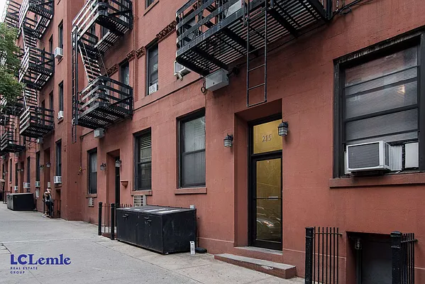 Rented by LC Lemle Real Estate Group | media 27