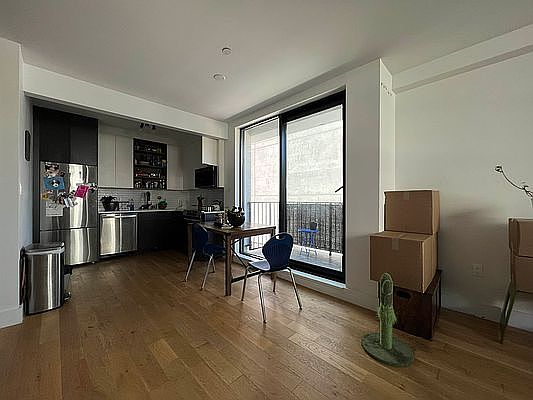 2nd image of 503 Evergreen Ave APT 3C