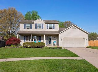 153 Xavier St, Elyria, OH 44035