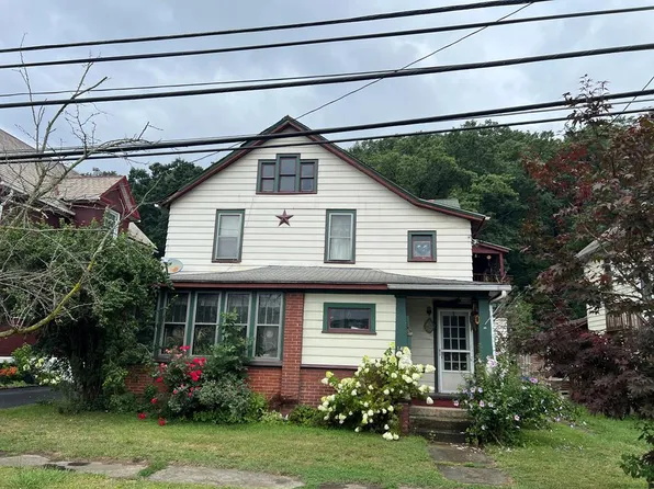 140 Grant St, Franklin, PA 16323