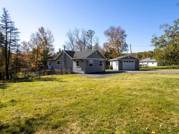 12 Buchanan Ave, Enfield, NS B2T 1C8