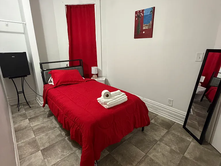 240 Wellington St SW #2 — Photo 1