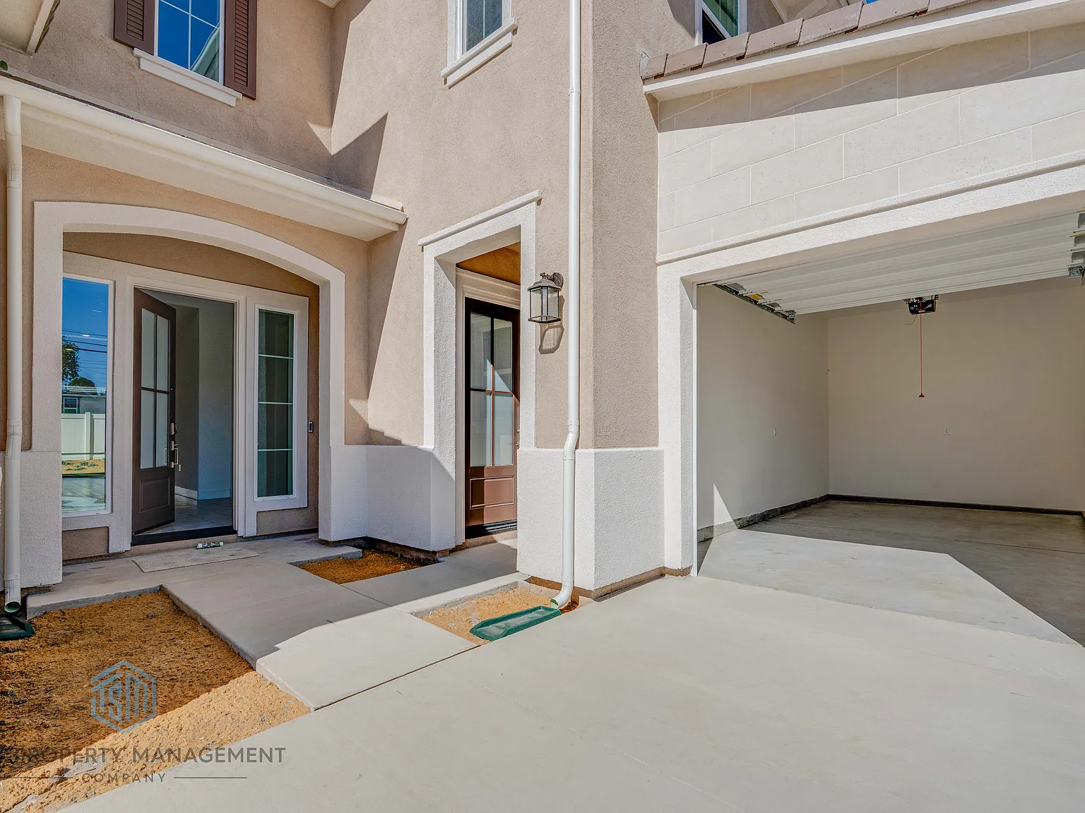 5 bed, 4.5 bath, 4308 sqft, $8,000 — Photo 4