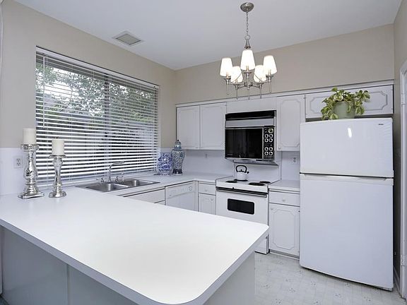 5th image of 5913 Sugar Hill Dr