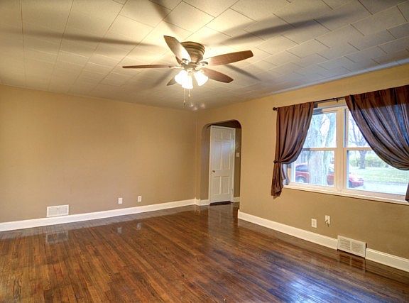 4th image of 620 Oakview Dr