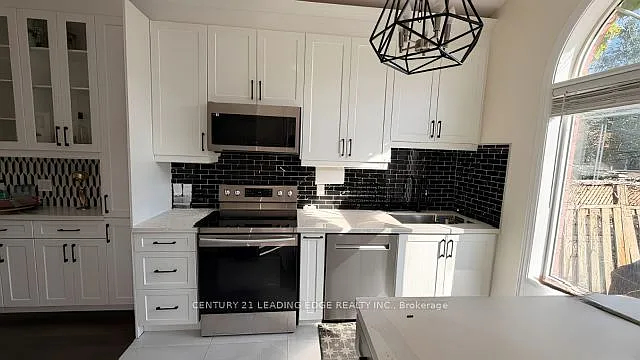 2443 Newcastle Cres — Photo 6