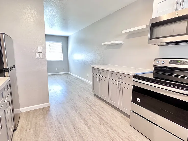 Mojave Apartments — Photo 12