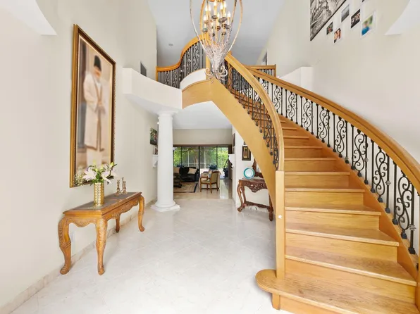 1935 Las Colinas Way, Coral Springs, FL 33071