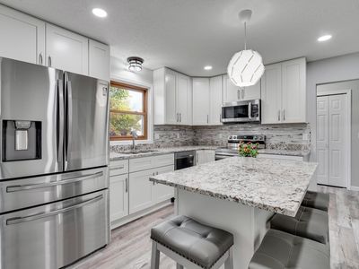 1042 Briar Creek Rd, Eagan, MN, 55123