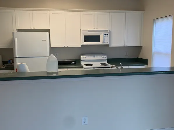 256 Twin Oaks Dr #B, Hampstead, NC 28443