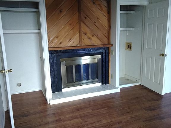 WASHER/ DRYER/ FIRE PLACE