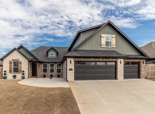 1810 NE Chaucer St, Bentonville, AR 72712