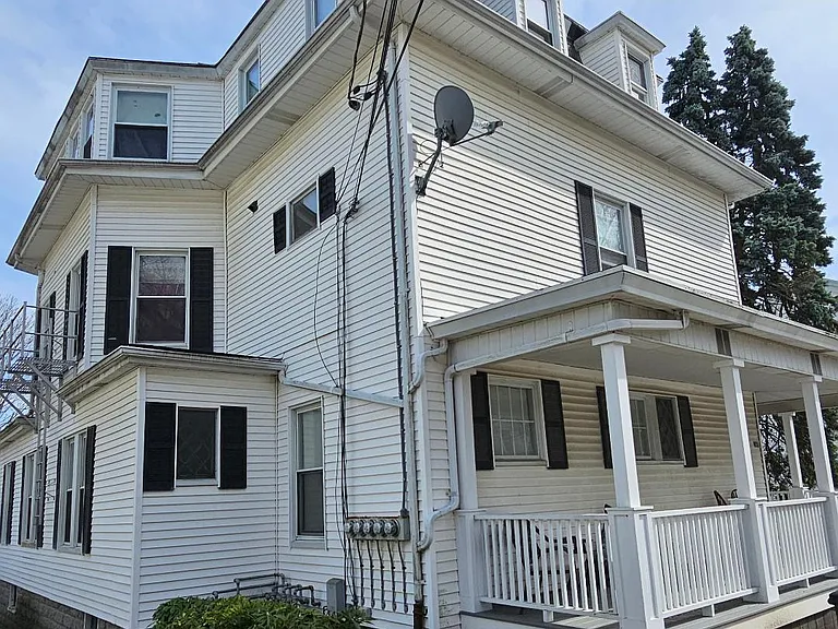 145 Grove St #2 — Photo 16