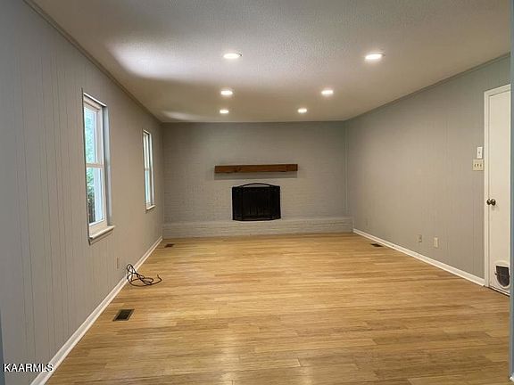 5th image of 1224 Buxton Dr